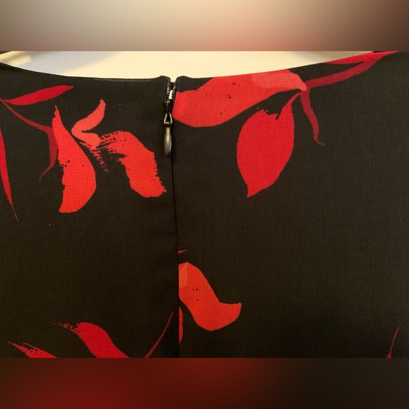 Calvin Klein Womens size 14 / L Black Red Floral Lined Blouse with Sheer Sleeves - Picture 7 of 16